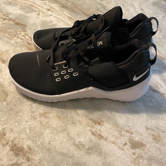 Shoes - Nike Metcon’s Size 11 worn once!